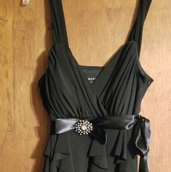 Dress - Picture 2 of 4